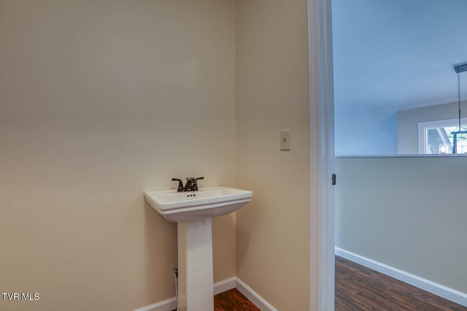 Photo #74: 804 Seven Oaks Drive