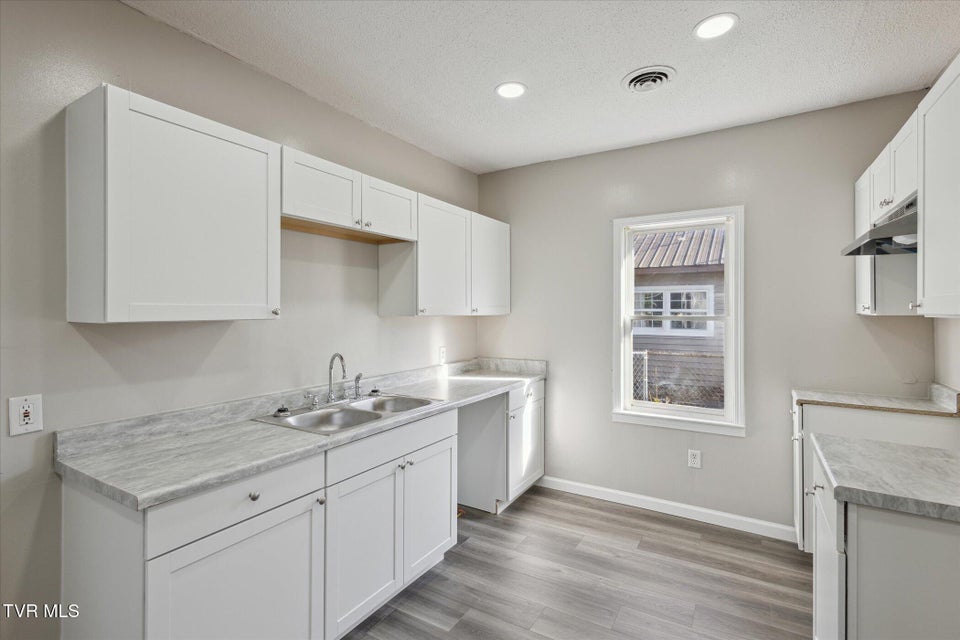 Photo #11: 1637 E Street