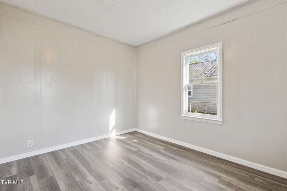 Photo #15: 1637 E Street