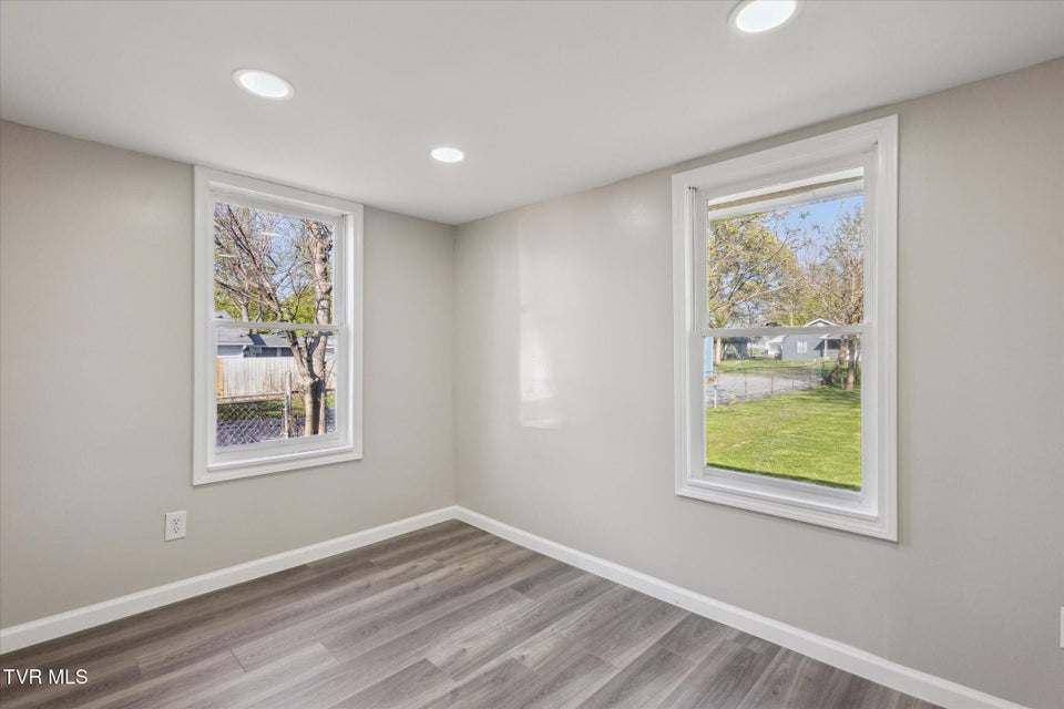 Photo #17: 1637 E Street