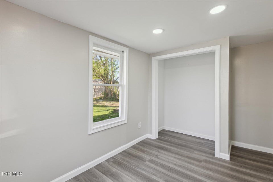 Photo #18: 1637 E Street