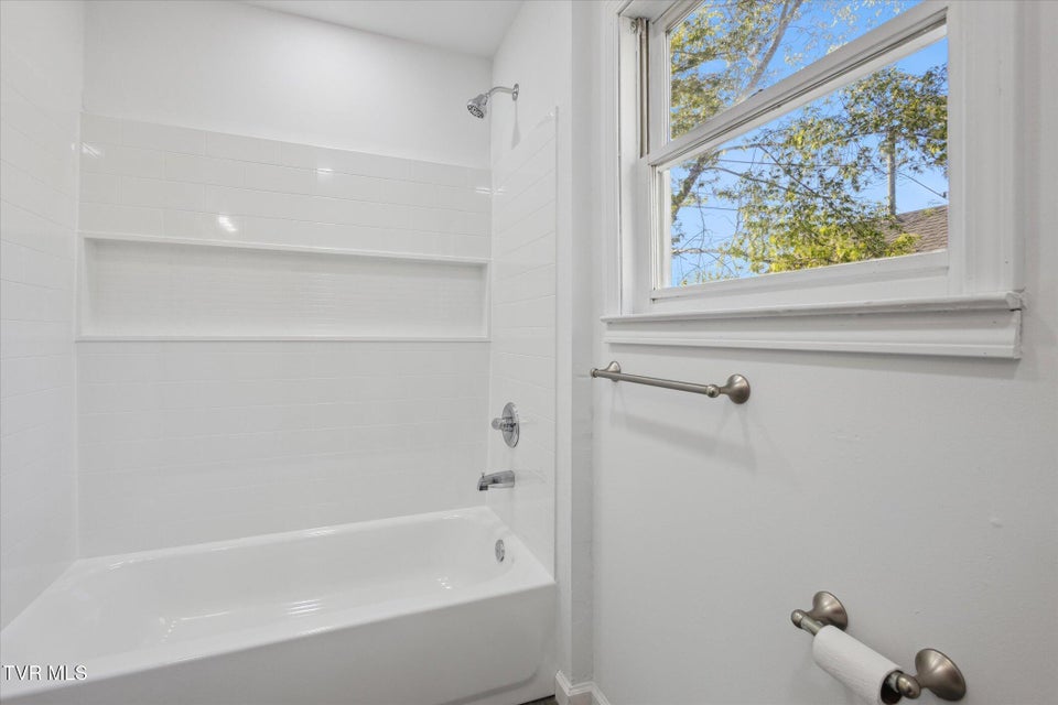 Photo #21: 1637 E Street