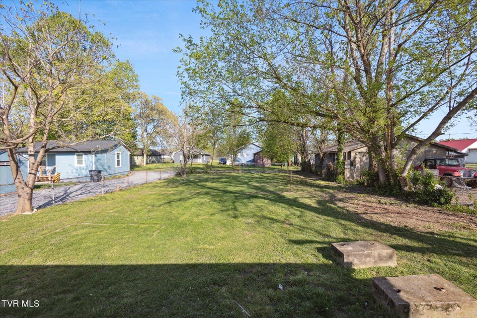 Photo #27: 1637 E Street