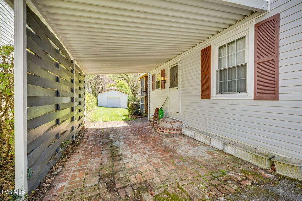 Photo #4: 2110 Anderson Street