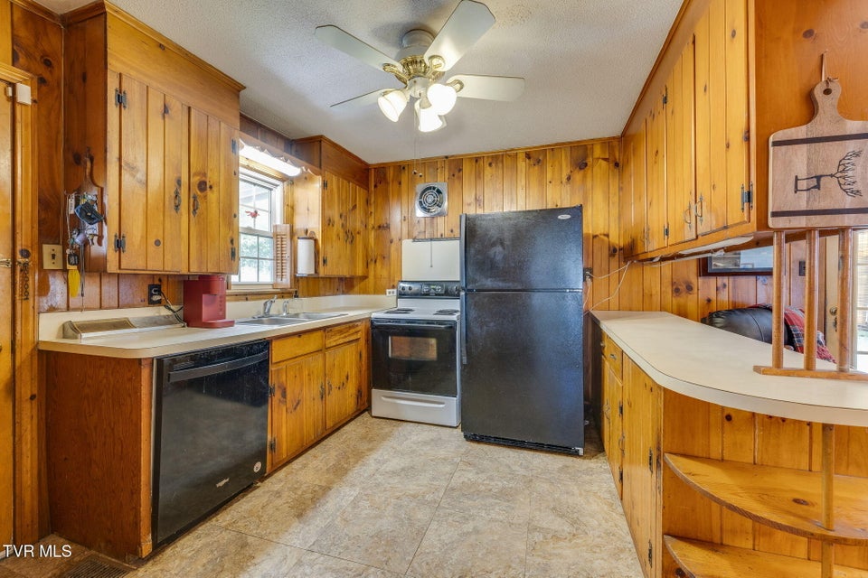 Photo #9: 2110 Anderson Street