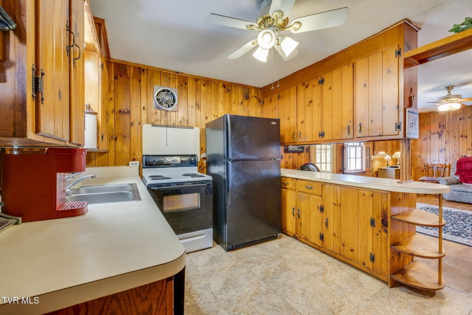 Photo #10: 2110 Anderson Street