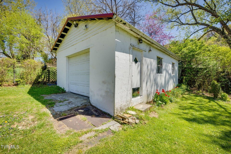 Photo #20: 2110 Anderson Street