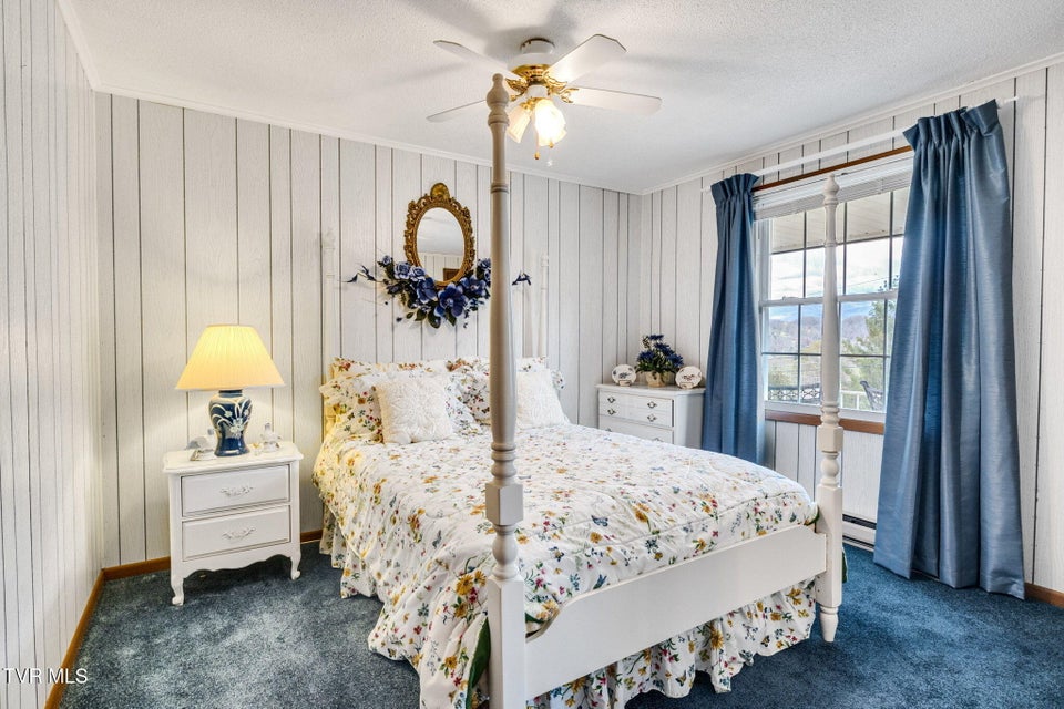 Photo #18: 22397 Sugarbush Ln