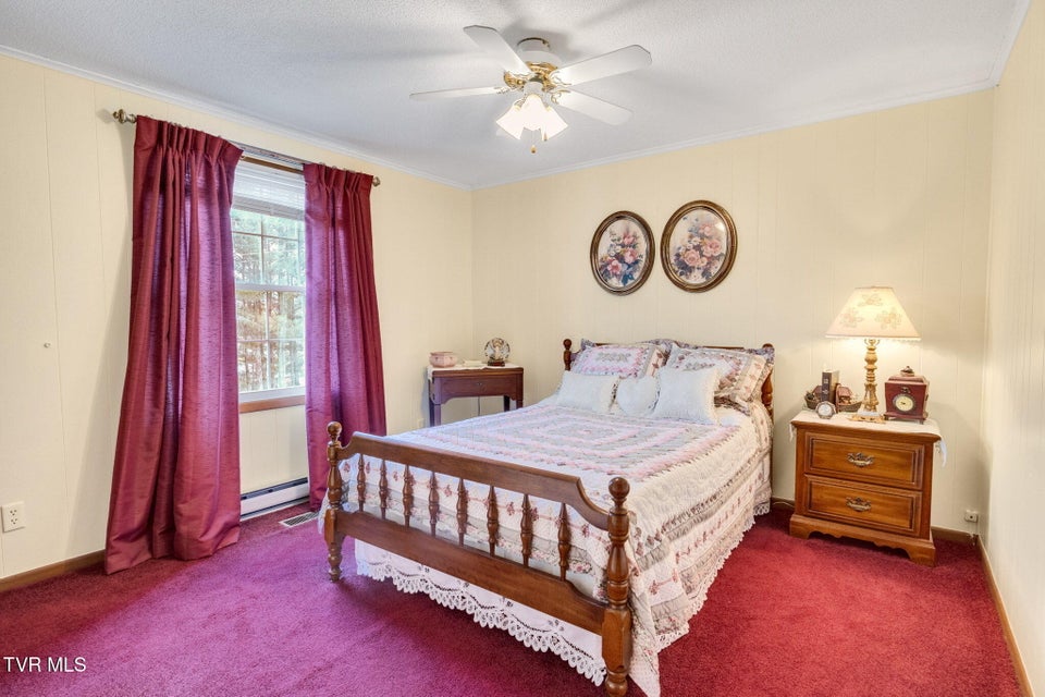 Photo #22: 22397 Sugarbush Ln