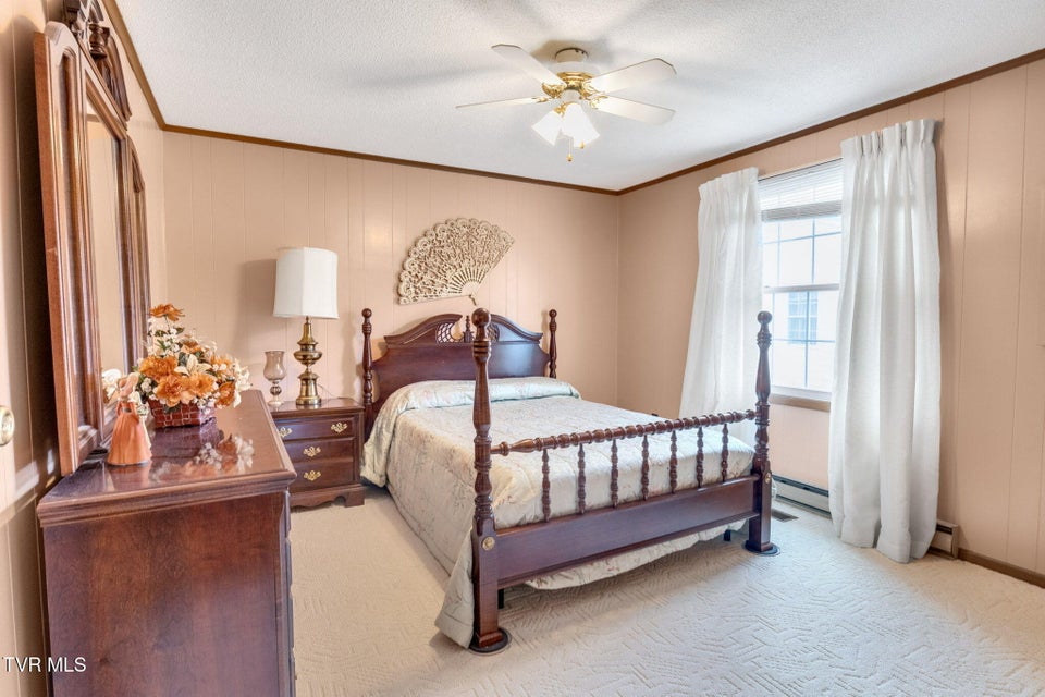Photo #15: 22397 Sugarbush Ln