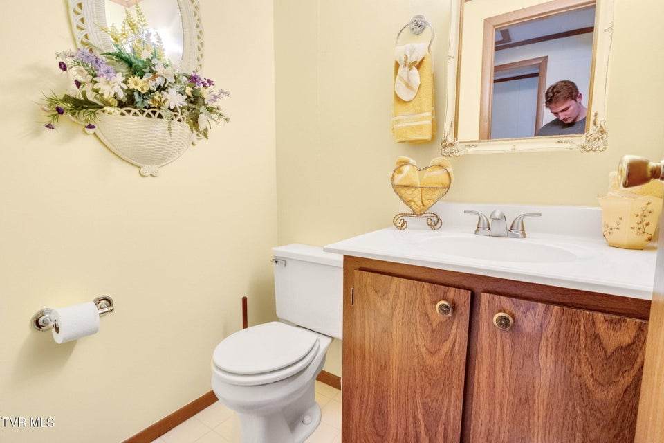 Photo #17: 22397 Sugarbush Ln