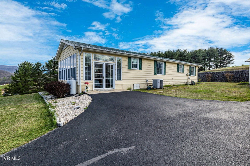 Photo #33: 22397 Sugarbush Ln