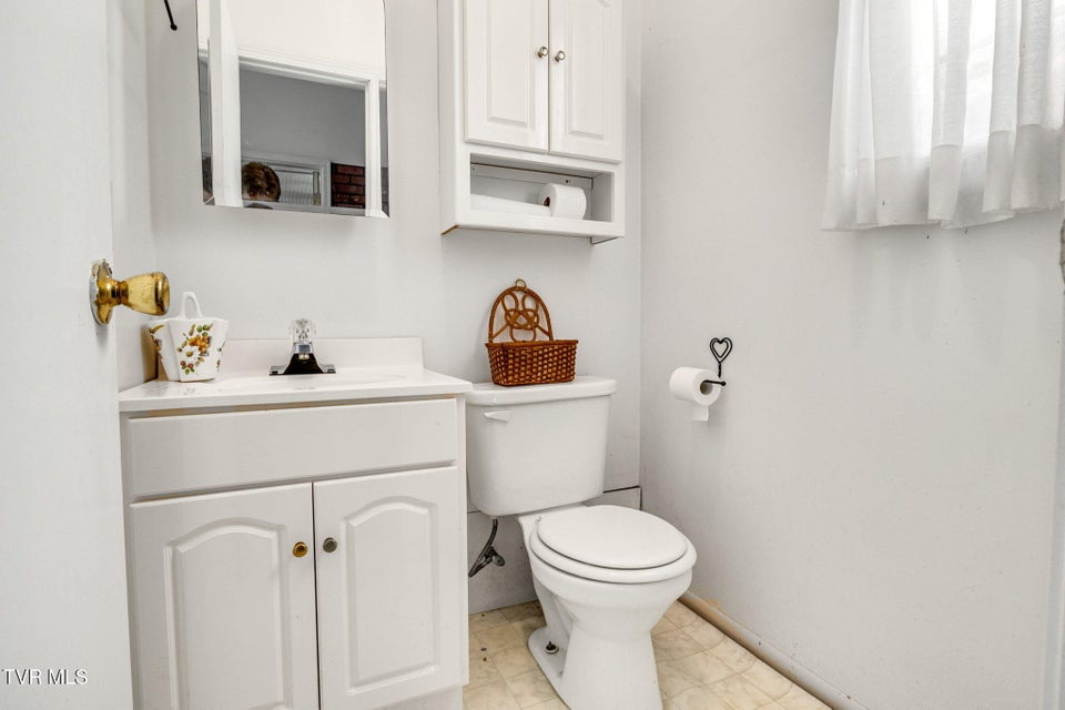 Photo #25: 22397 Sugarbush Ln