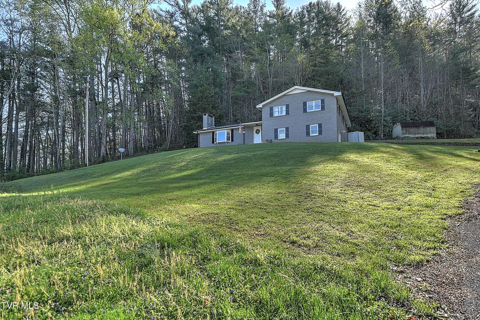 Photo #3: 115 Freeman Silvers Road