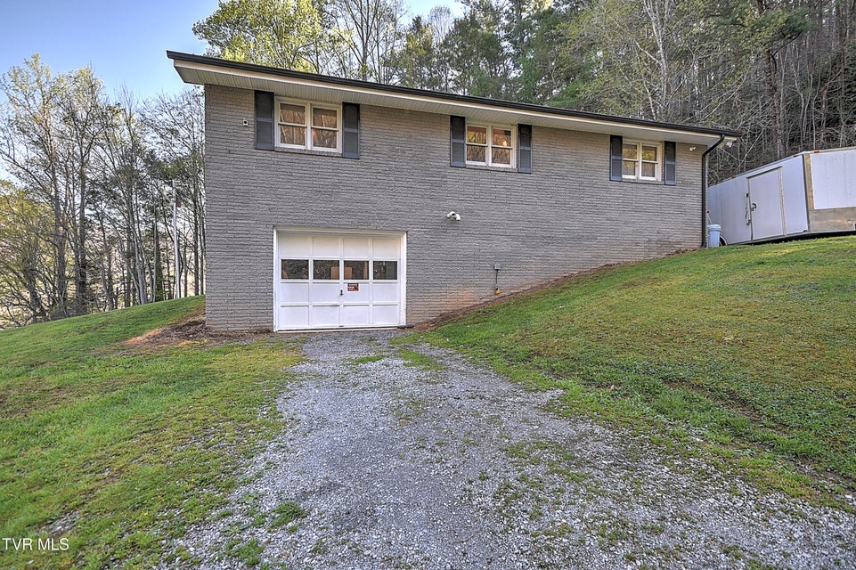 Photo #41: 115 Freeman Silvers Road