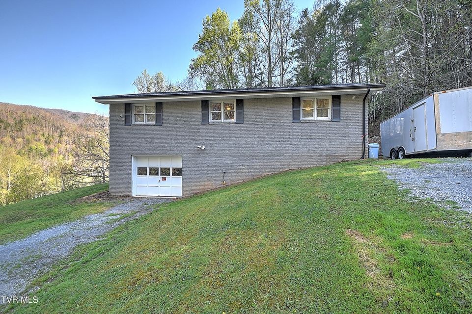 Photo #42: 115 Freeman Silvers Road