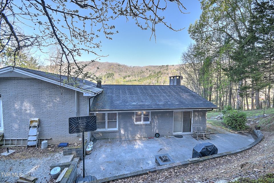 Photo #45: 115 Freeman Silvers Road
