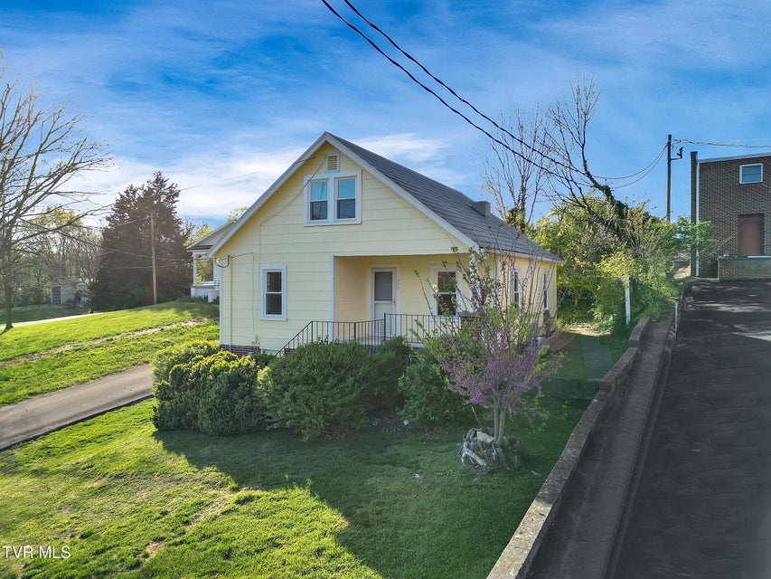 Photo #3: 457 Bernard Avenue