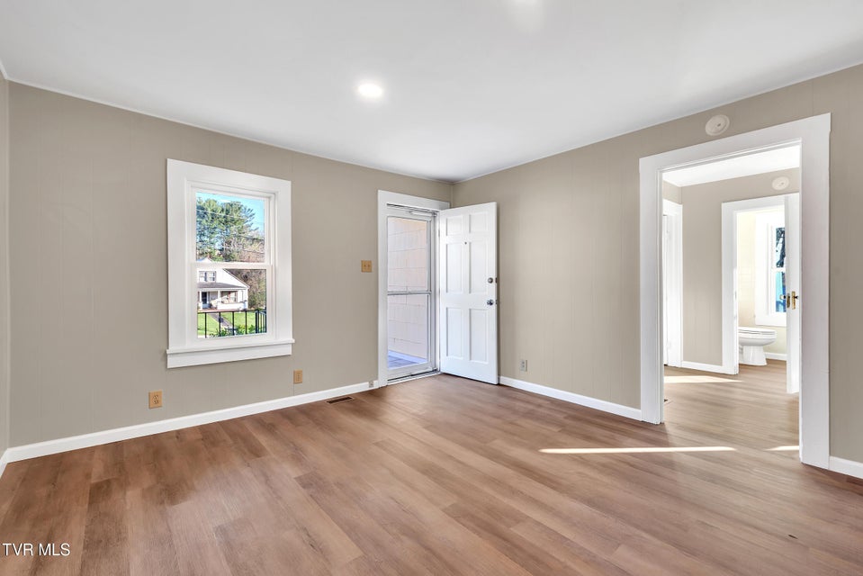 Photo #9: 457 Bernard Avenue