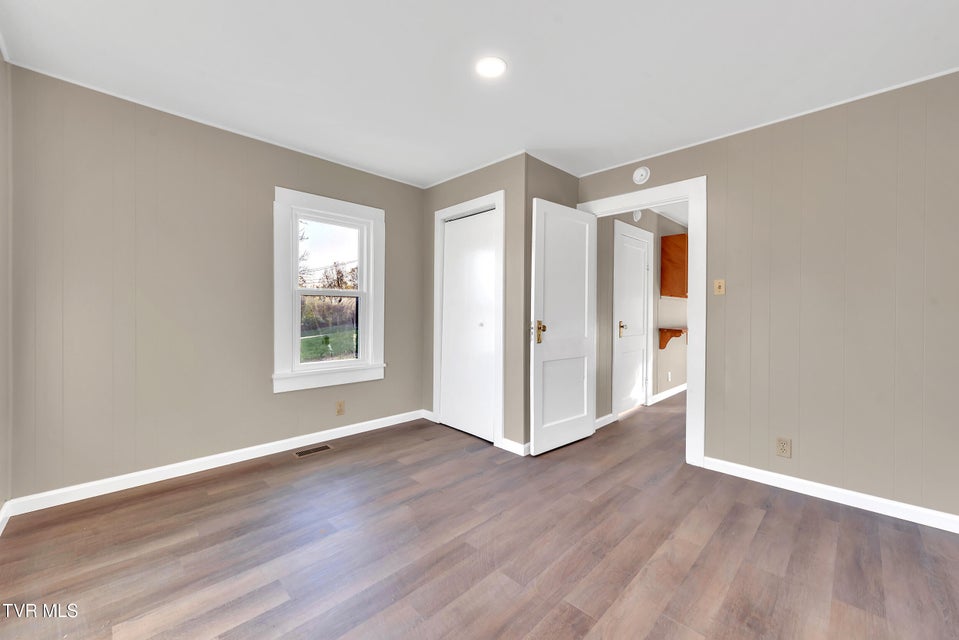 Photo #14: 457 Bernard Avenue