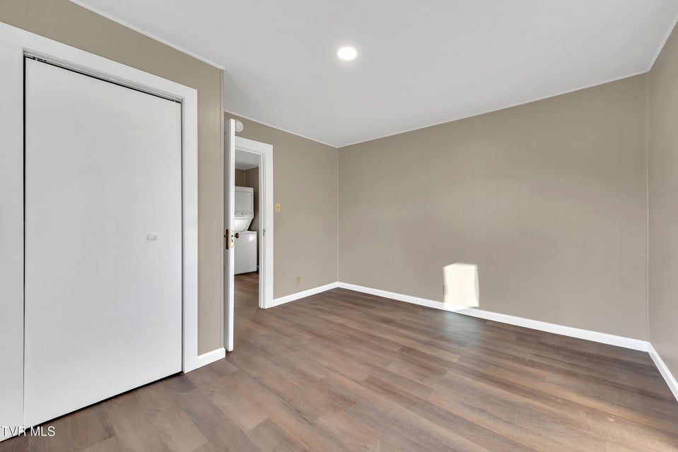 Photo #15: 457 Bernard Avenue