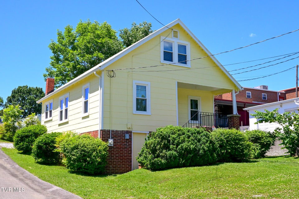 Photo #2: 457 Bernard Avenue