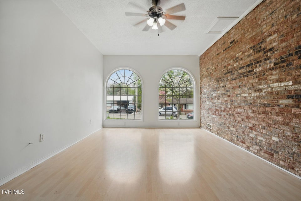 Photo #3: 607 Bradley Street