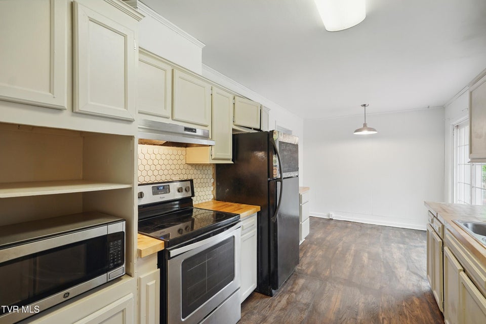 Photo #6: 607 Bradley Street