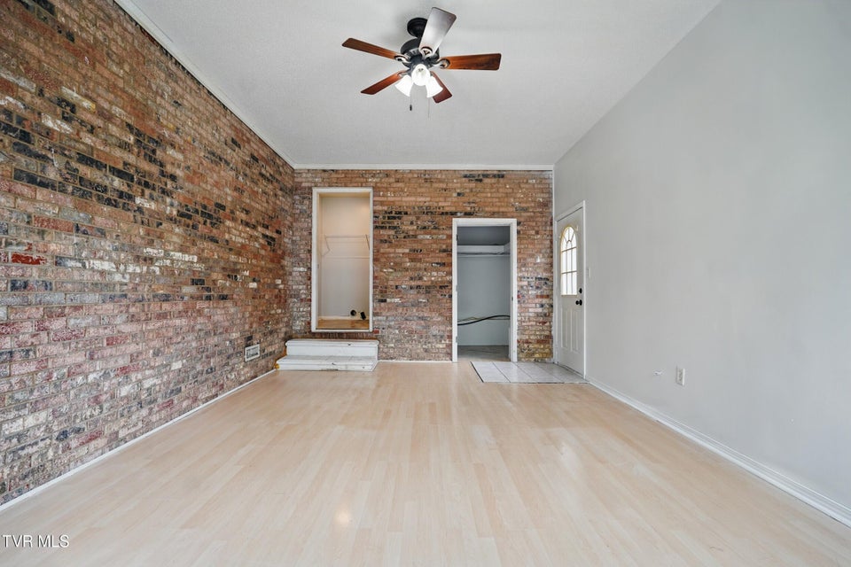 Photo #5: 607 Bradley Street
