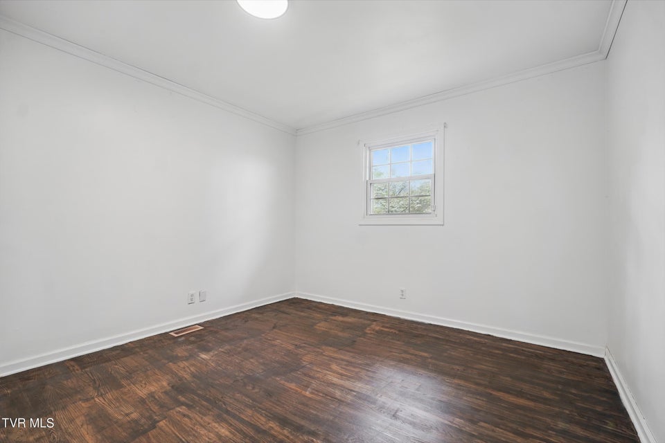 Photo #13: 607 Bradley Street