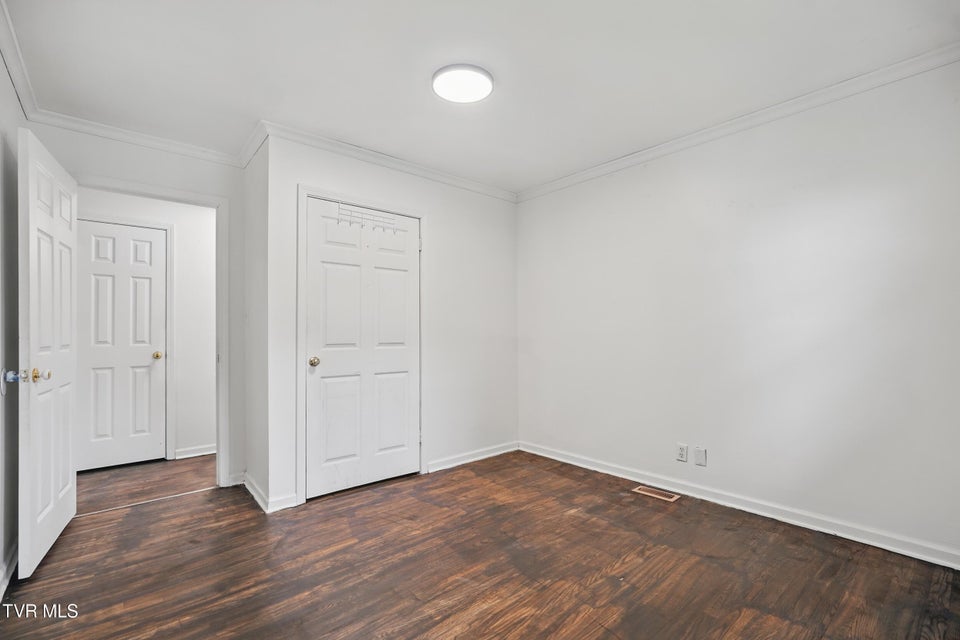Photo #14: 607 Bradley Street