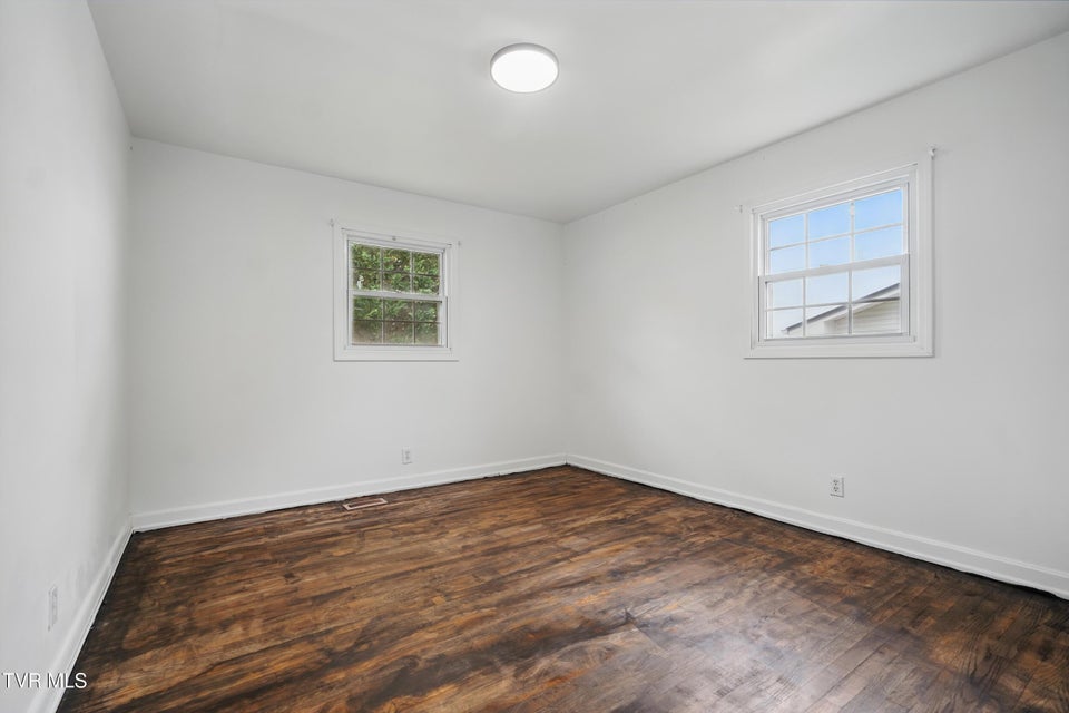 Photo #15: 607 Bradley Street