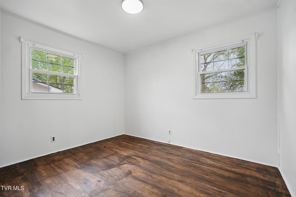 Photo #17: 607 Bradley Street