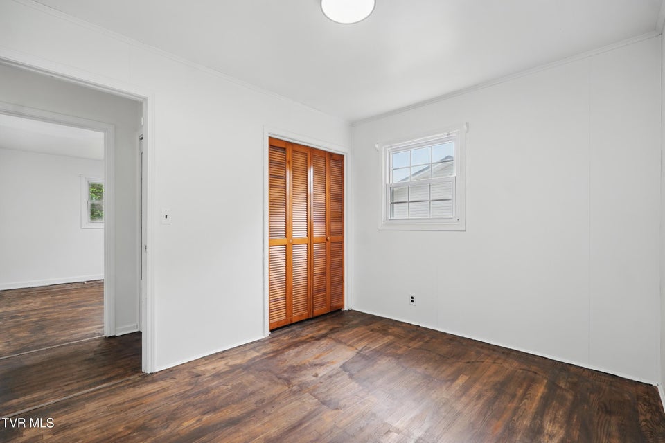 Photo #18: 607 Bradley Street