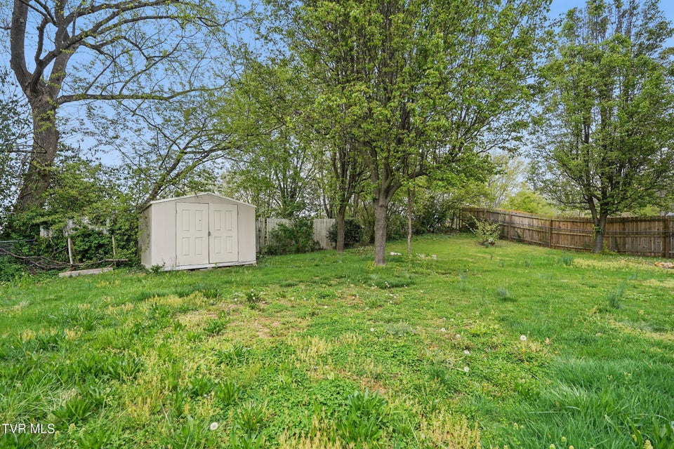 Photo #22: 607 Bradley Street