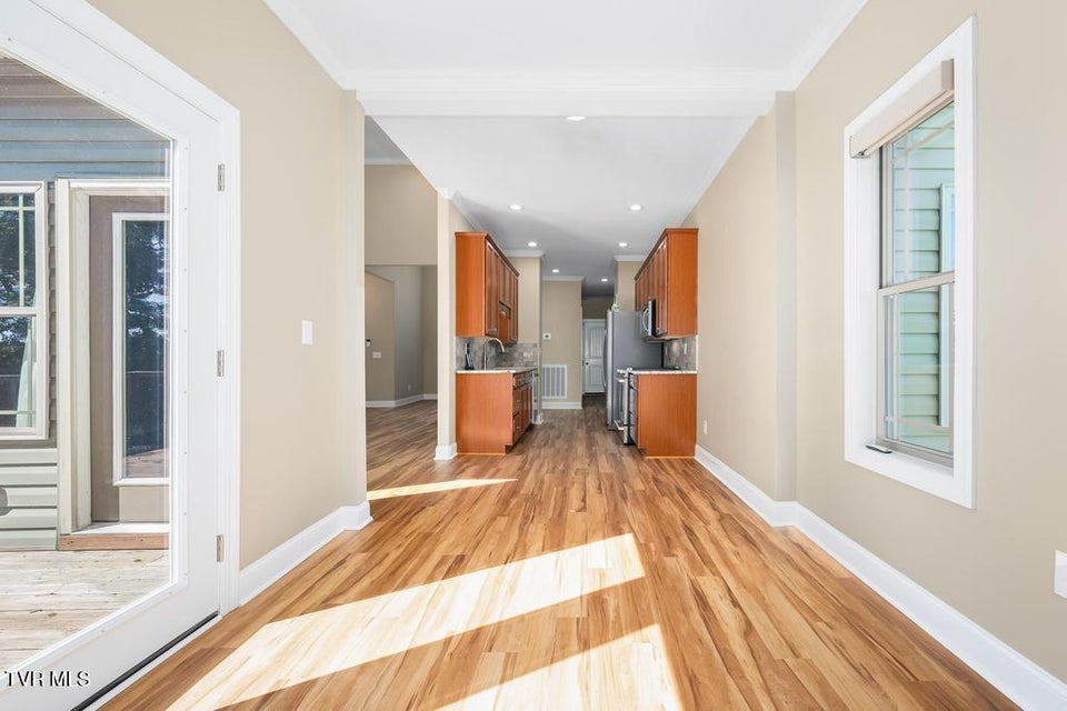 Photo #18: 474 Grovemont Place