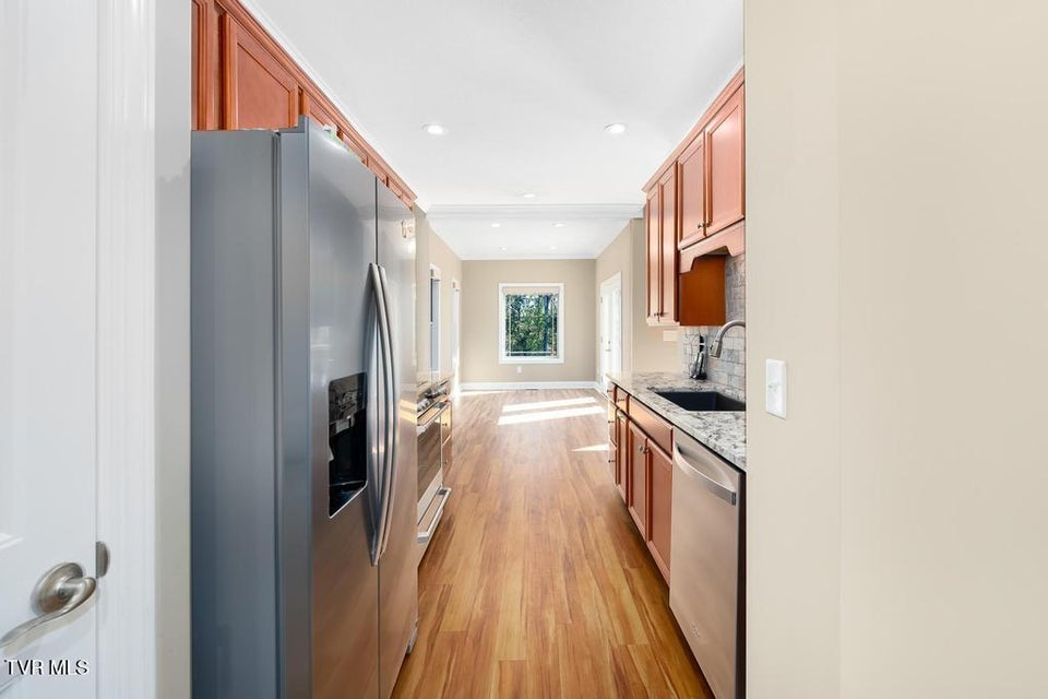 Photo #19: 474 Grovemont Place