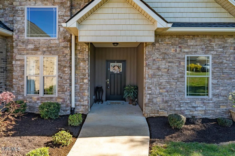 Photo #2: 474 Grovemont Place