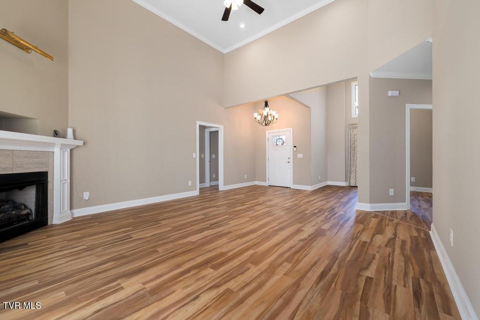Photo #11: 474 Grovemont Place