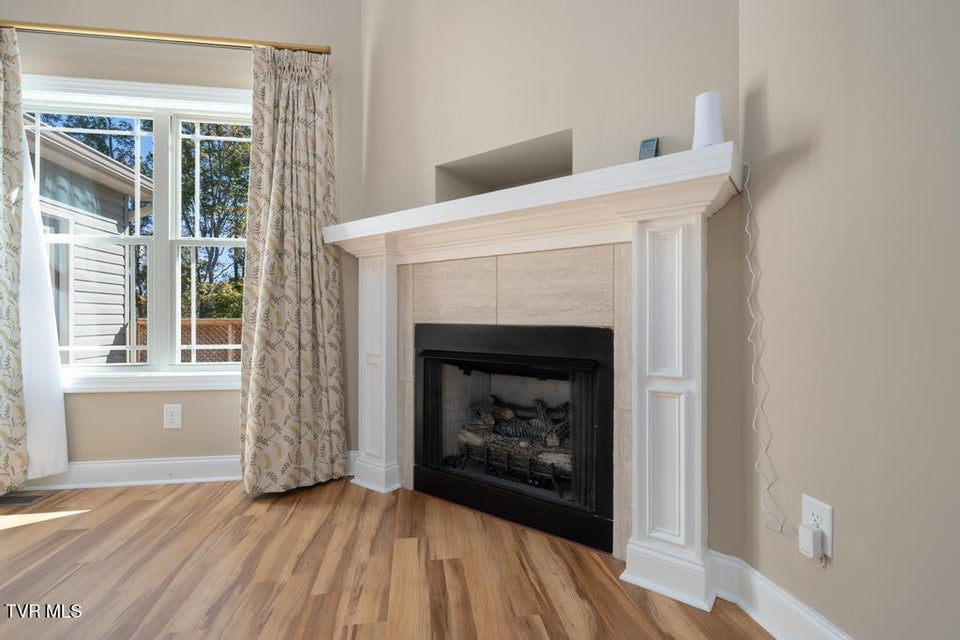 Photo #13: 474 Grovemont Place