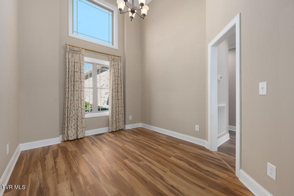 Photo #15: 474 Grovemont Place
