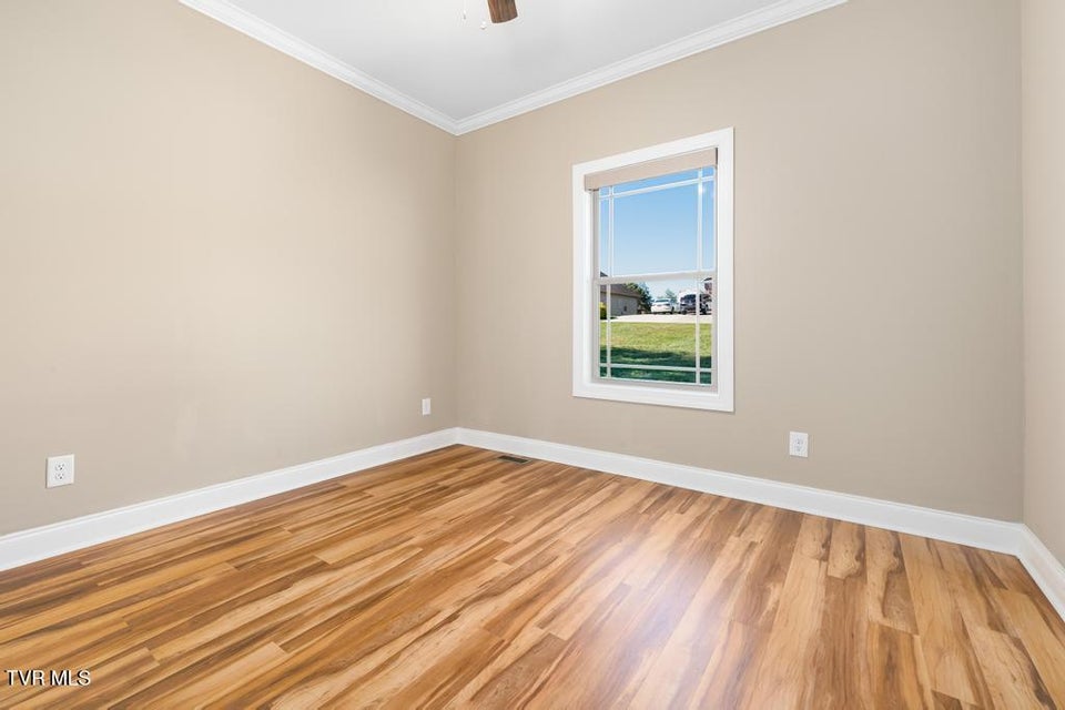 Photo #24: 474 Grovemont Place