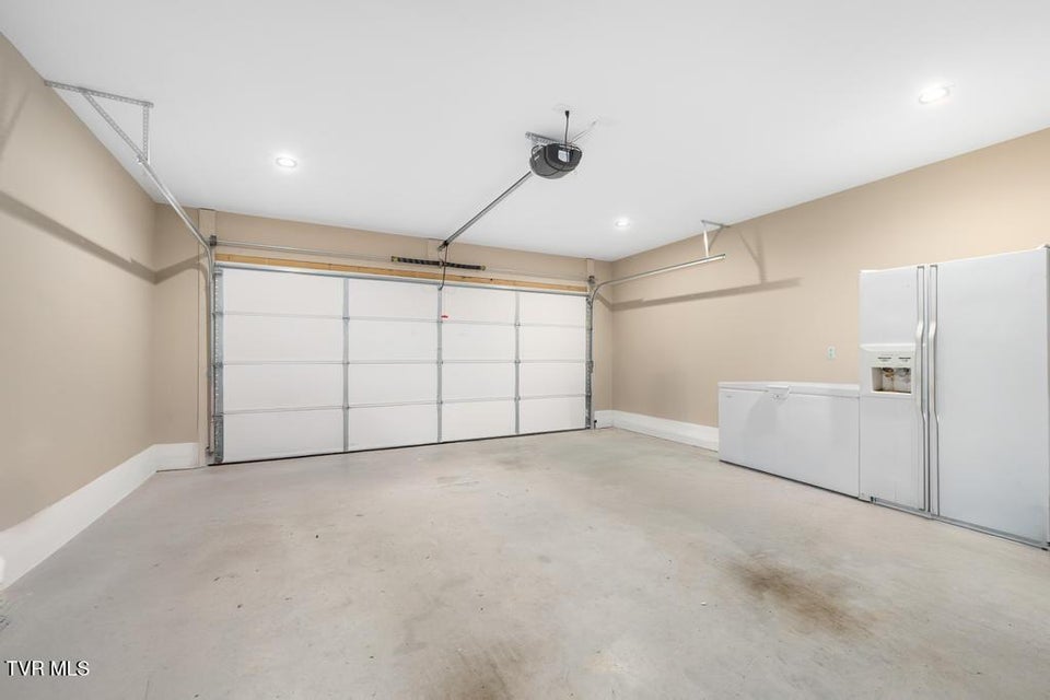 Photo #62: 474 Grovemont Place