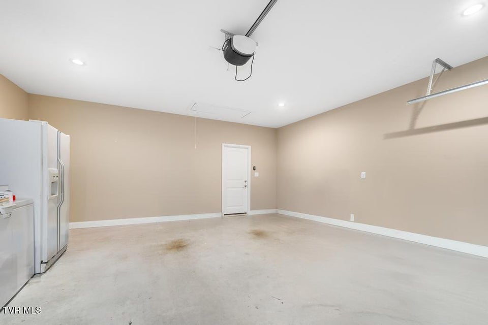 Photo #63: 474 Grovemont Place