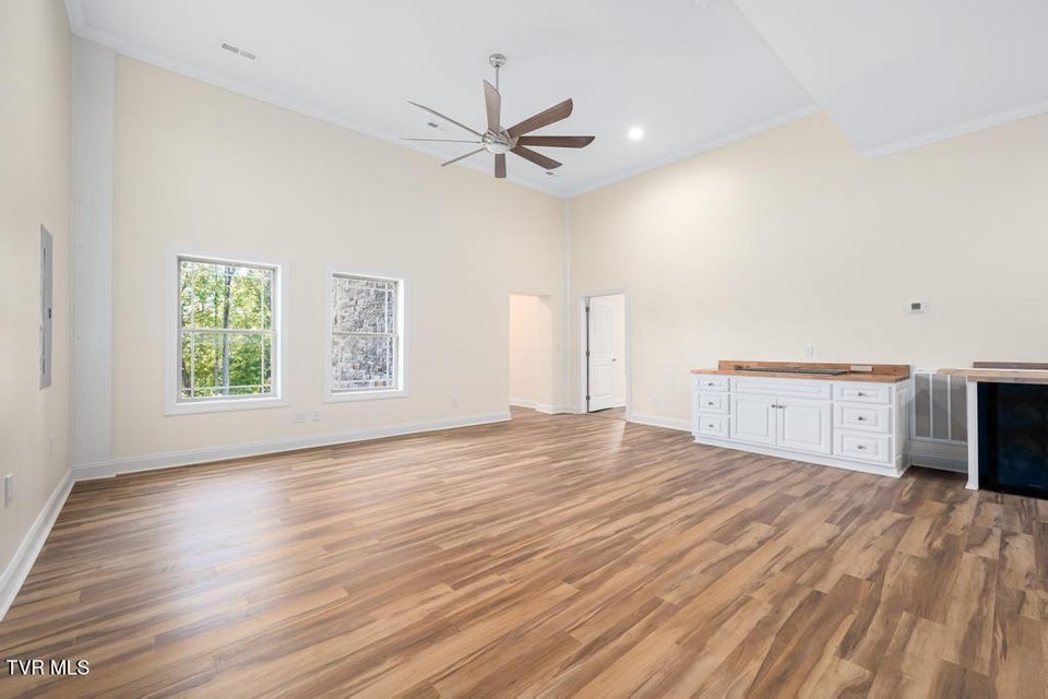 Photo #37: 474 Grovemont Place
