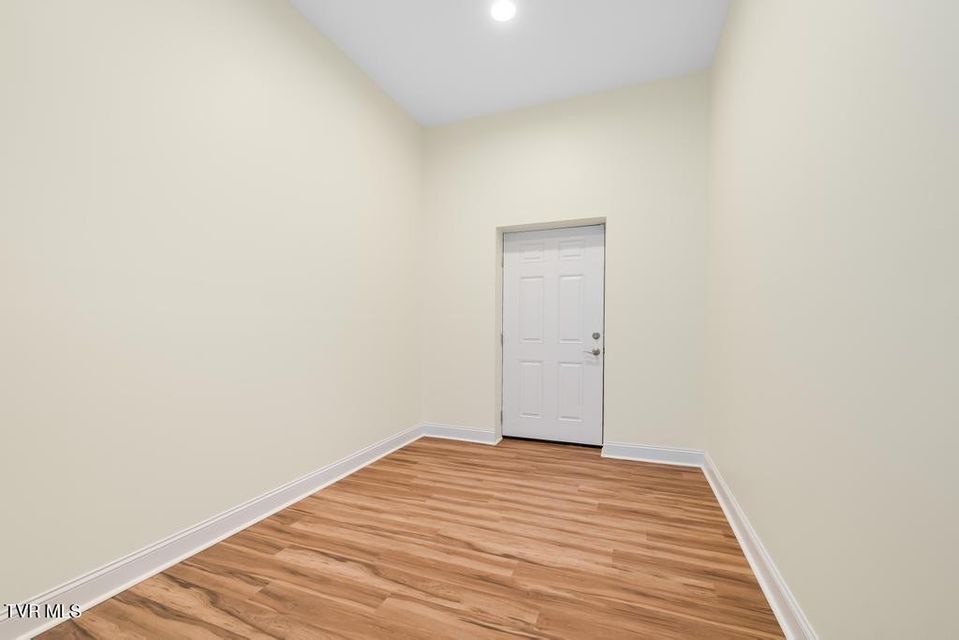 Photo #44: 474 Grovemont Place