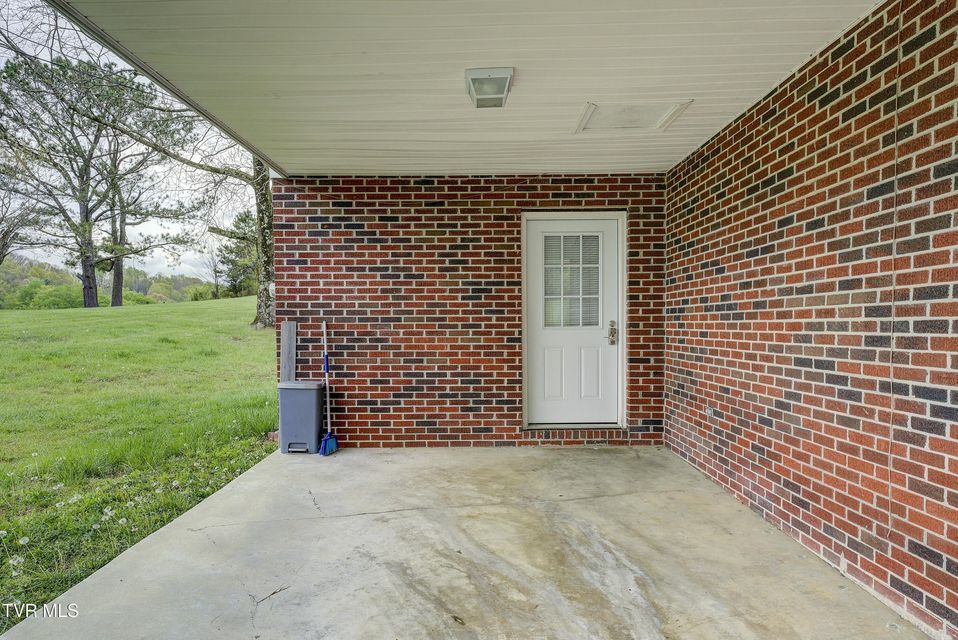 Photo #31: 133 Telford Road