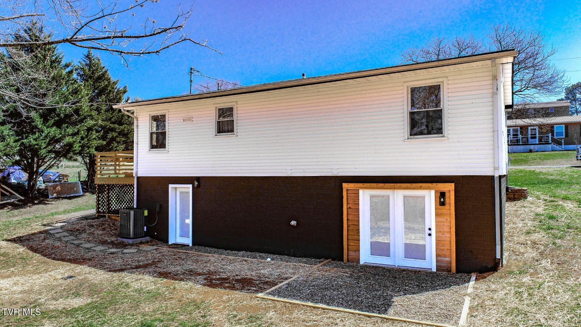 Photo #2: 839 Navaho Dr