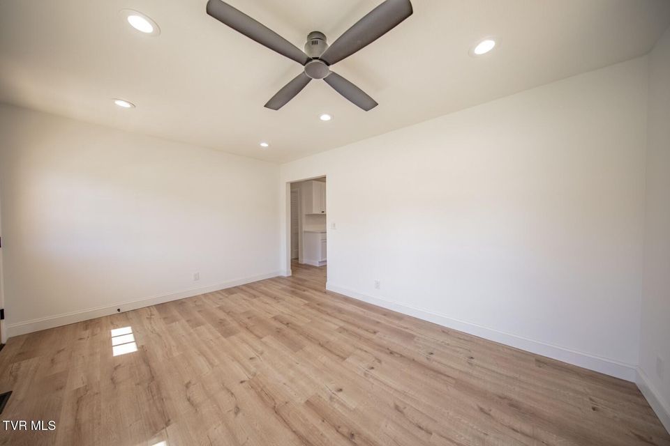 Photo #5: 839 Navaho Dr