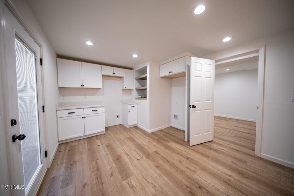 Photo #21: 839 Navaho Dr